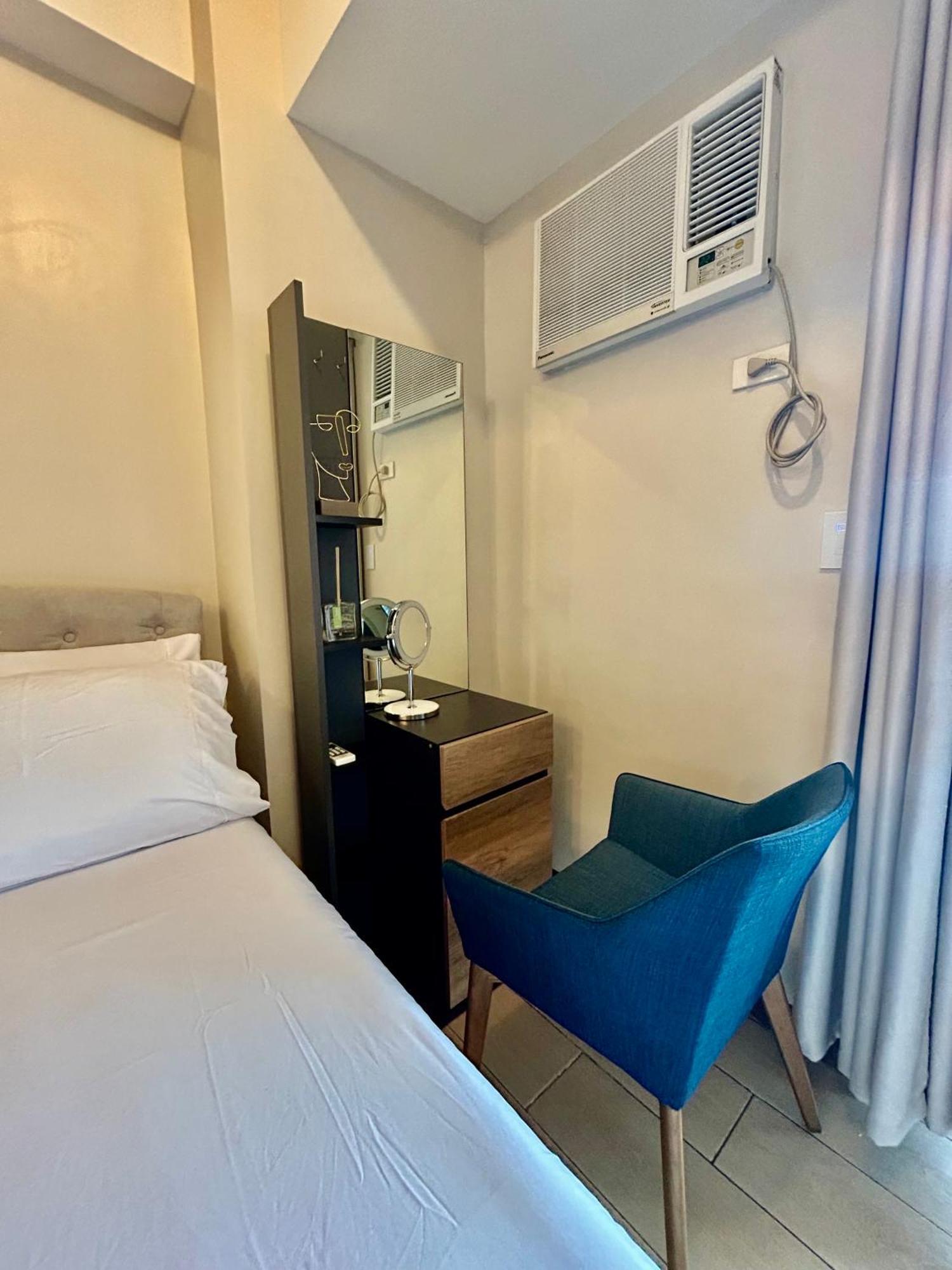 Luxury Bgc Condo In Taguig, Mckinley - Covered Parking And Wifi Free Экстерьер фото